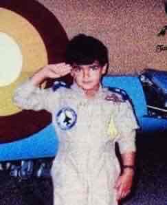 اي أنا عزيز