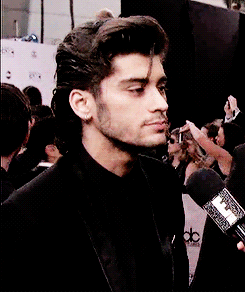 ام دشوري وعزوز | R